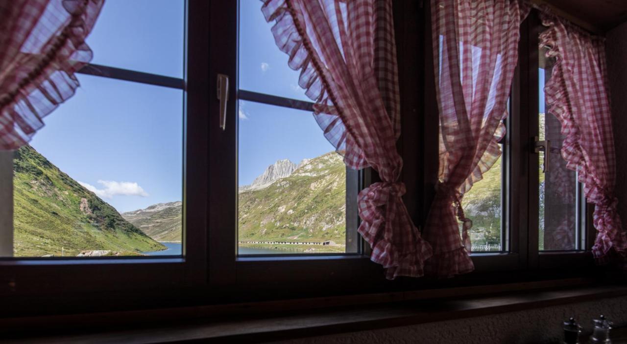 Berggasthaus Piz Calmot Andermatt Exterior foto