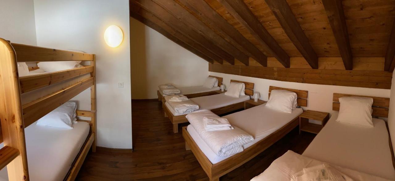 Berggasthaus Piz Calmot Andermatt Exterior foto